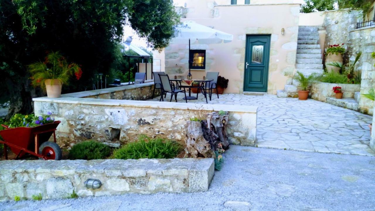 Tzitzifes Stone Mansion Villa Bagian luar foto